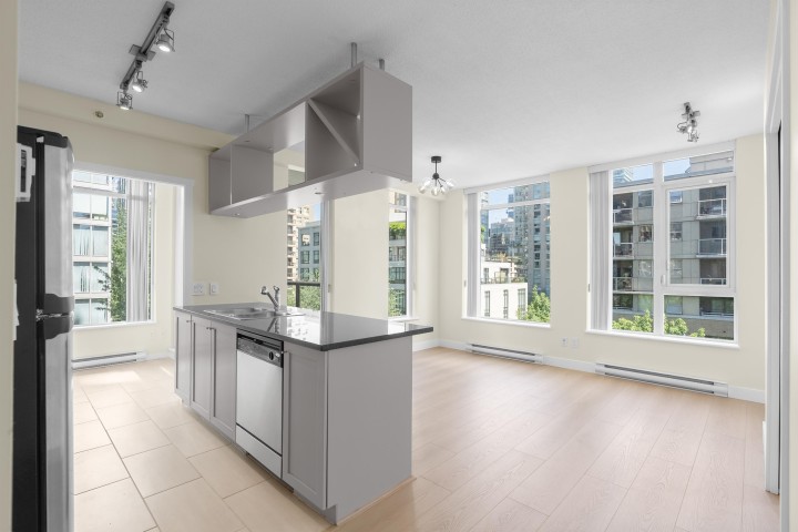 Photo 3 at 802 - 1001 Homer Street, Yaletown, Vancouver West