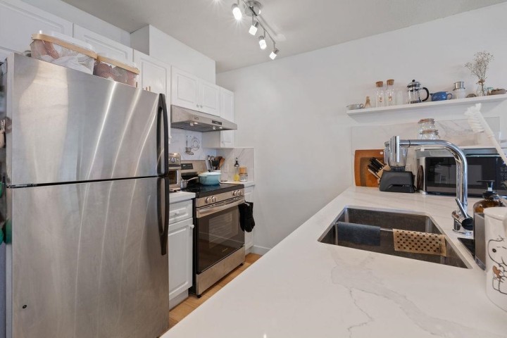 Photo 3 at 211 - 3628 Rae Avenue, Collingwood VE, Vancouver East