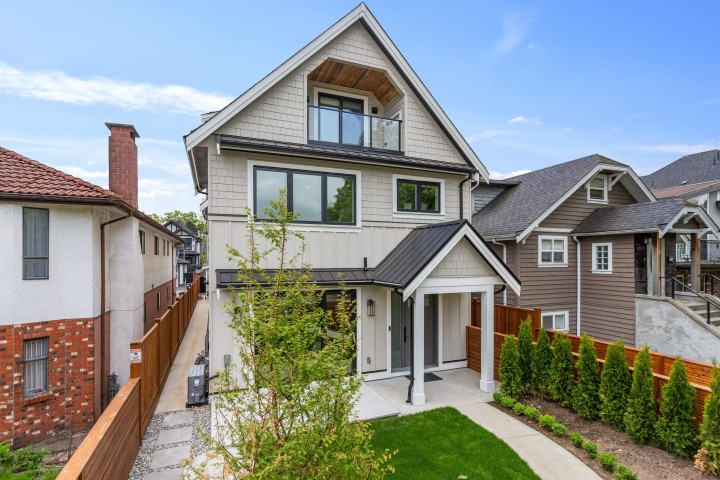 Photo 3 at 1 - 2258 Napier Street, Grandview Woodland, Vancouver East