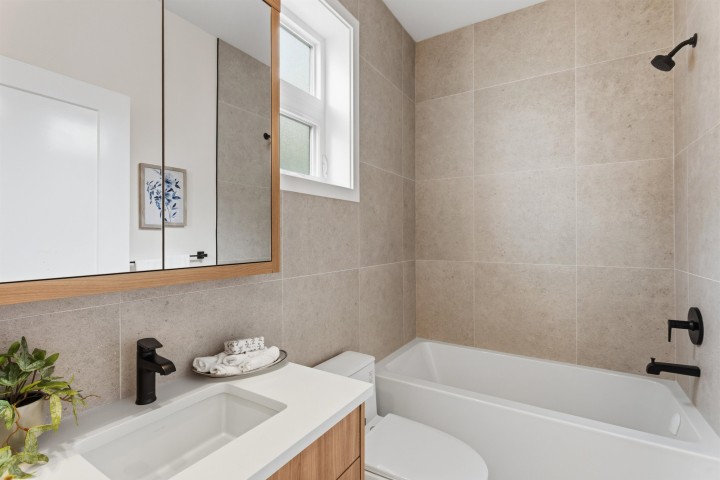 Photo 19 at 1 - 2258 Napier Street, Grandview Woodland, Vancouver East