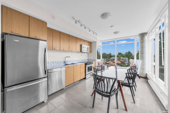 Photo 37 at 208 - 2321 Scotia Street, Mount Pleasant VE, Vancouver East