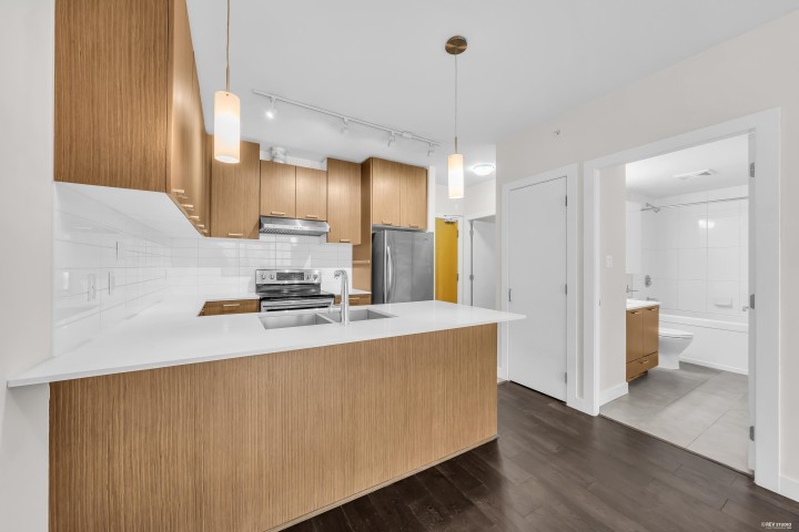 Photo 11 at 208 - 2321 Scotia Street, Mount Pleasant VE, Vancouver East