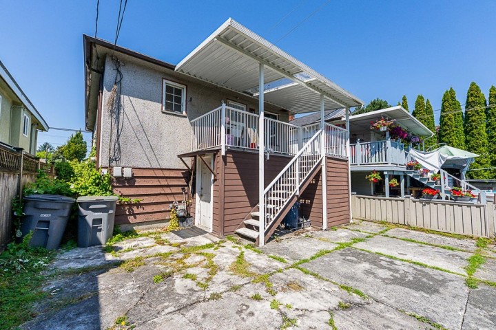 Photo 23 at 942 Nanaimo Street, Renfrew VE, Vancouver East