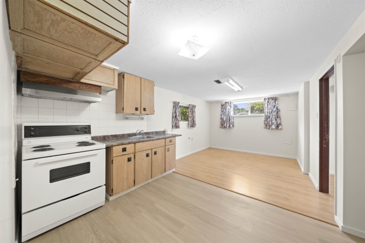 Photo 16 at 942 Nanaimo Street, Renfrew VE, Vancouver East