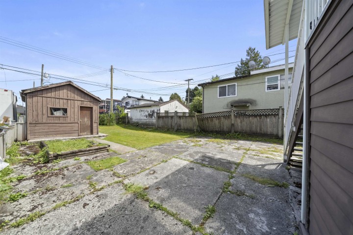 Photo 26 at 942 Nanaimo Street, Renfrew VE, Vancouver East