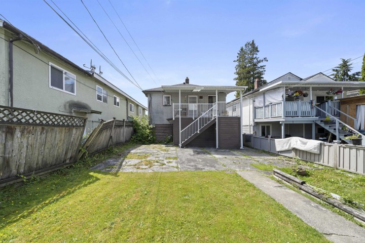 Photo 24 at 942 Nanaimo Street, Renfrew VE, Vancouver East