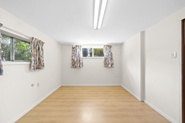 Photo 15 at 942 Nanaimo Street, Renfrew VE, Vancouver East