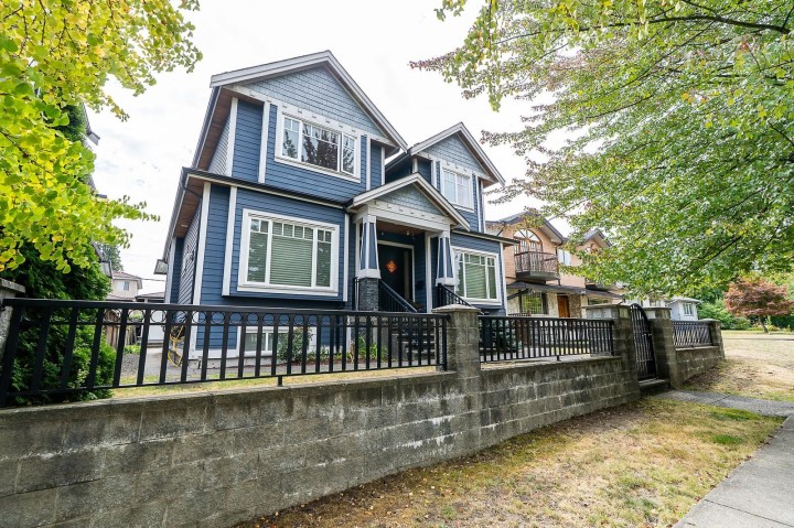 Photo 2 at 3032 E 16th Avenue, Renfrew Heights, Vancouver East