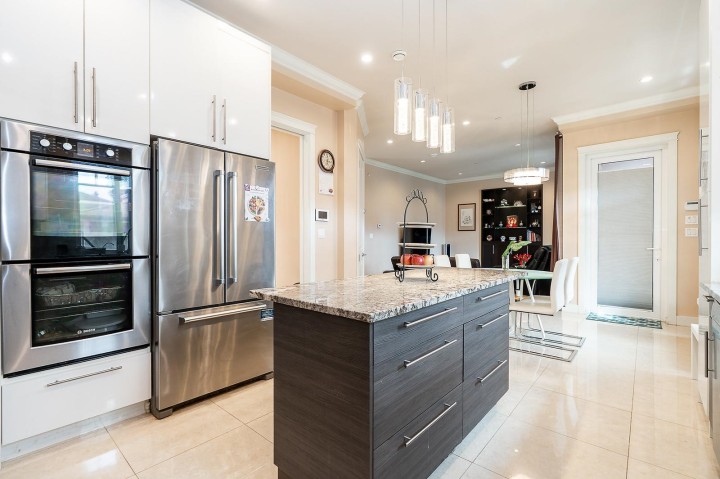 Photo 3 at 3032 E 16th Avenue, Renfrew Heights, Vancouver East