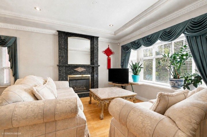Photo 7 at 1437 E 58th Avenue, Fraserview VE, Vancouver East