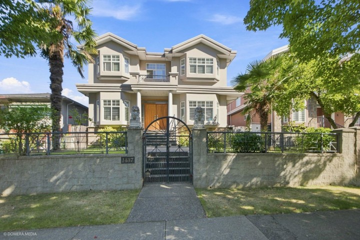 Photo 1 at 1437 E 58th Avenue, Fraserview VE, Vancouver East