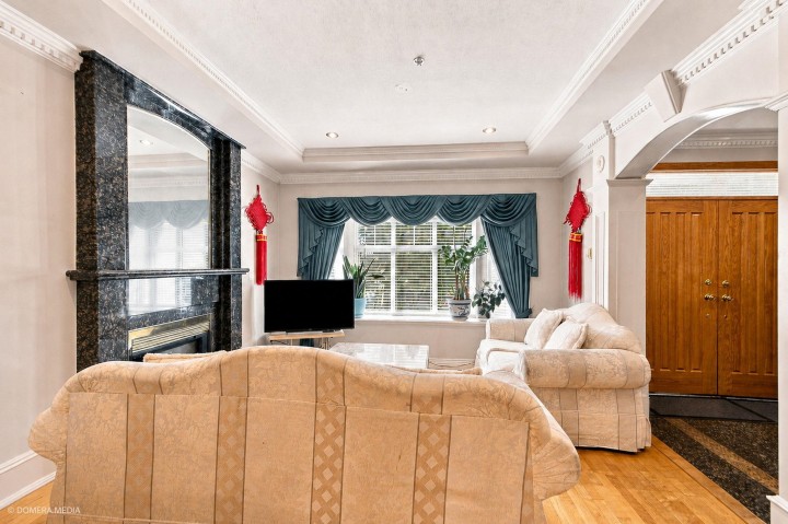 Photo 8 at 1437 E 58th Avenue, Fraserview VE, Vancouver East
