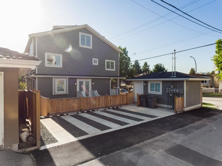 Photo 12 at 2368 E 34th Avenue, Collingwood VE, Vancouver East
