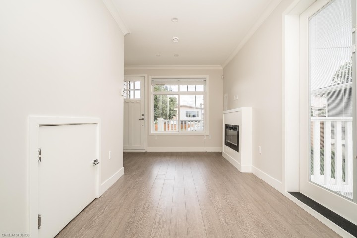 Photo 3 at 2368 E 34th Avenue, Collingwood VE, Vancouver East