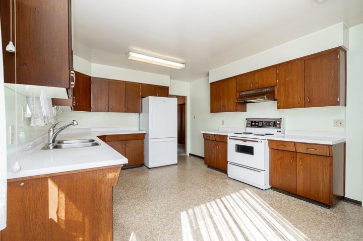 Photo 12 at 6216 Prince Albert Street, Fraser VE, Vancouver East