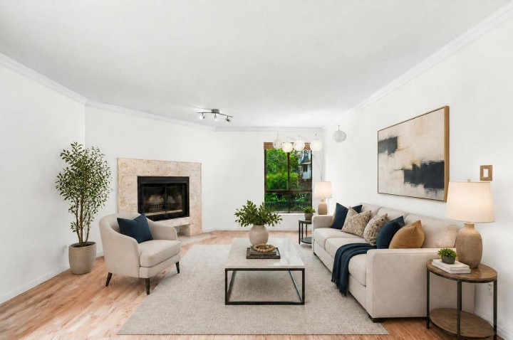 Photo 1 at 104 - 2181 Panorama Drive, Deep Cove, North Vancouver