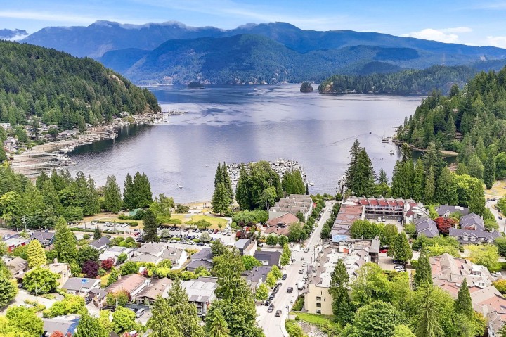 Photo 20 at 104 - 2181 Panorama Drive, Deep Cove, North Vancouver
