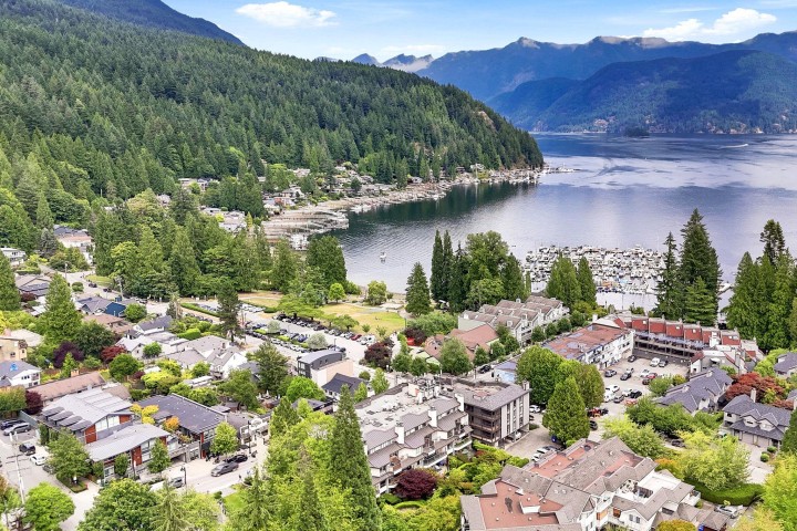 Photo 25 at 104 - 2181 Panorama Drive, Deep Cove, North Vancouver