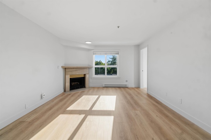 Photo 12 at 306 - 2928 Commercial Drive, Grandview Woodland, Vancouver East