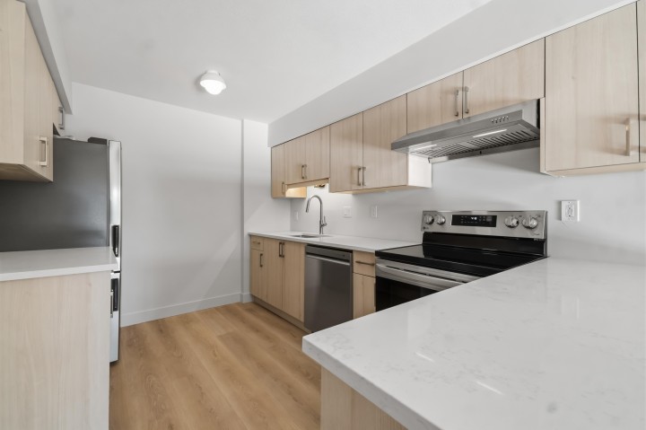 Photo 18 at 306 - 2928 Commercial Drive, Grandview Woodland, Vancouver East