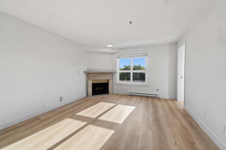 Photo 11 at 306 - 2928 Commercial Drive, Grandview Woodland, Vancouver East