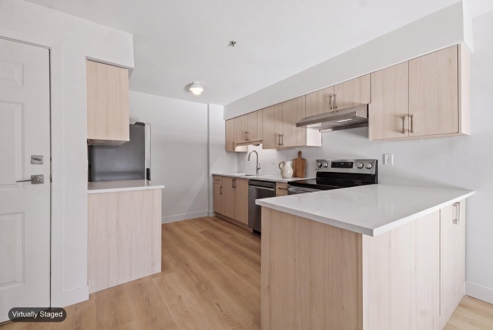 Photo 4 at 306 - 2928 Commercial Drive, Grandview Woodland, Vancouver East