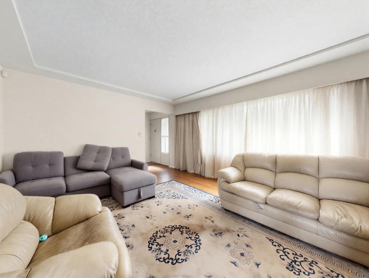 Photo 6 at 6987 Balmoral Street, Killarney VE, Vancouver East