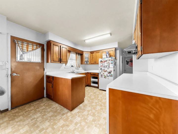 Photo 10 at 6987 Balmoral Street, Killarney VE, Vancouver East