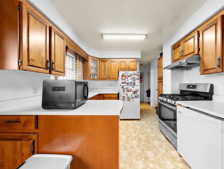 Photo 11 at 6987 Balmoral Street, Killarney VE, Vancouver East