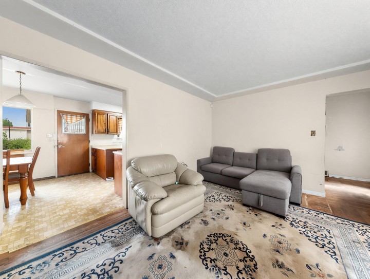 Photo 8 at 6987 Balmoral Street, Killarney VE, Vancouver East