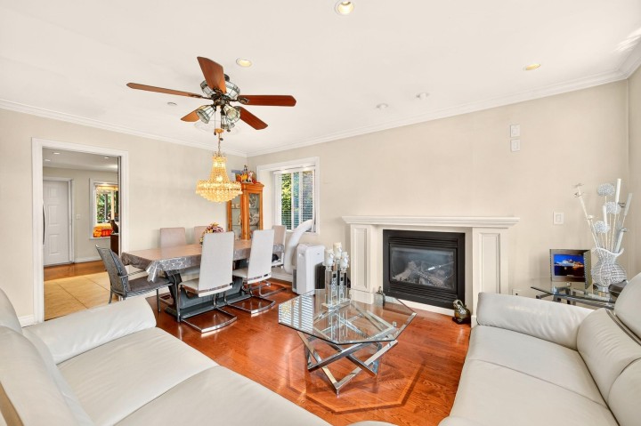 Photo 3 at 5009 Payne Street, Collingwood VE, Vancouver East