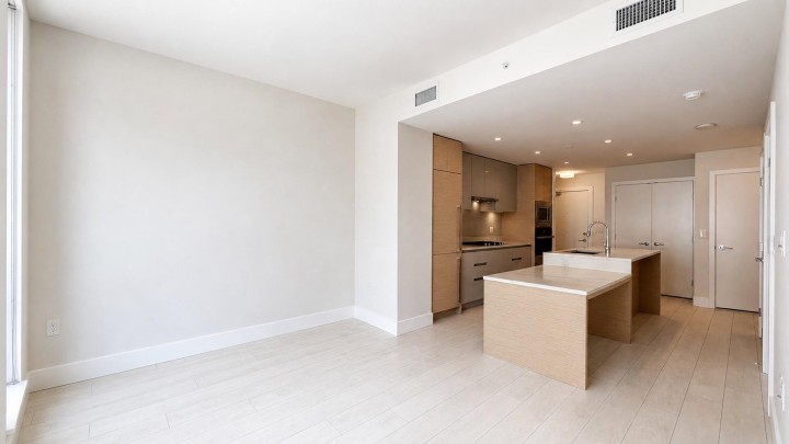 Photo 3 at 405 - 3538 Sawmill Crescent, South Marine, Vancouver East