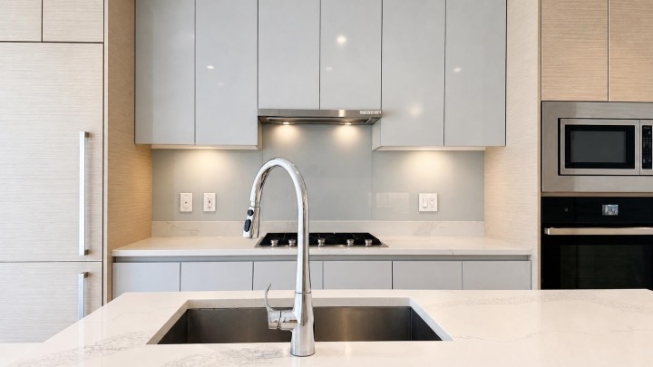 Photo 4 at 405 - 3538 Sawmill Crescent, South Marine, Vancouver East