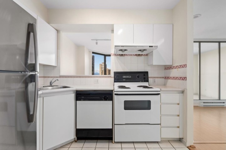 Photo 17 at 1007 - 888 Pacific Street, Yaletown, Vancouver West