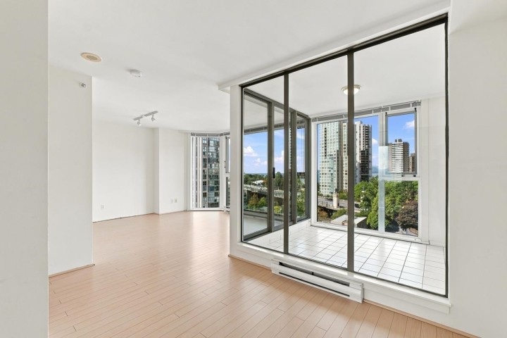 Photo 14 at 1007 - 888 Pacific Street, Yaletown, Vancouver West