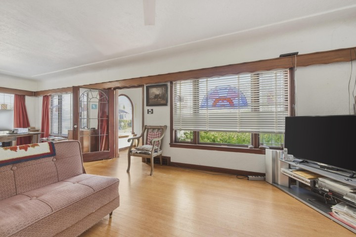 Photo 11 at 433 E 48th Avenue, Fraser VE, Vancouver East