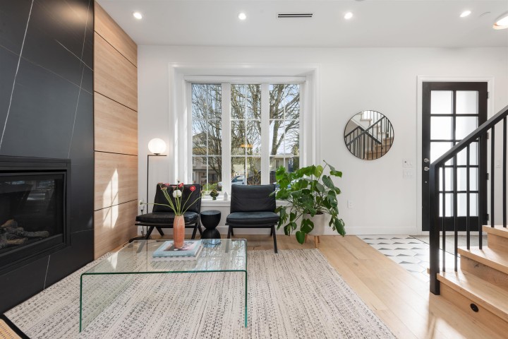 Photo 3 at 5059 Sherbrooke Street, Knight, Vancouver East