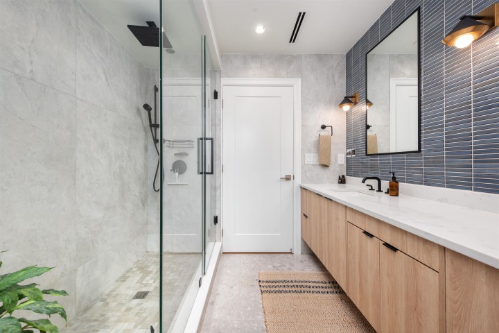 Photo 18 at 5059 Sherbrooke Street, Knight, Vancouver East