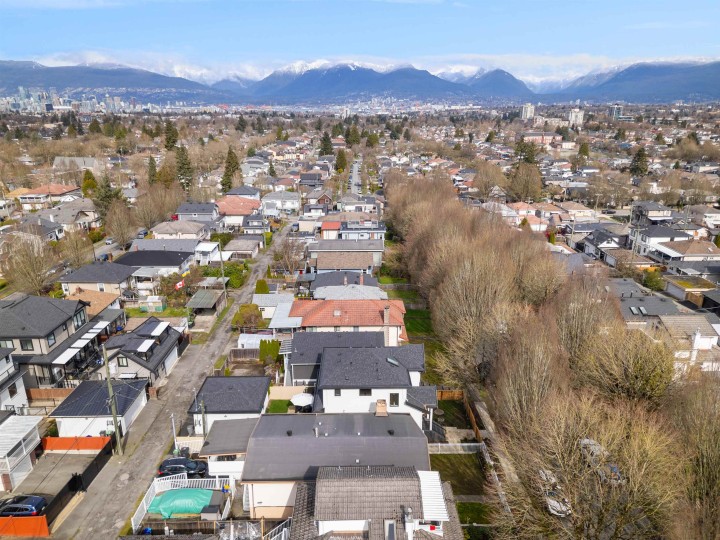 Photo 35 at 5059 Sherbrooke Street, Knight, Vancouver East