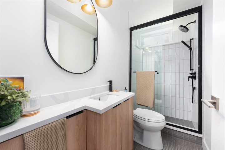 Photo 25 at 5059 Sherbrooke Street, Knight, Vancouver East