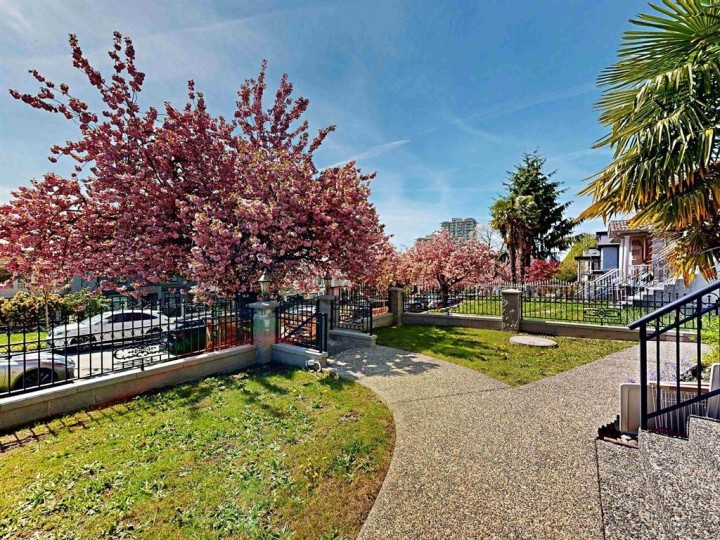 Photo 2 at 919 E 64th Avenue, South Vancouver, Vancouver East