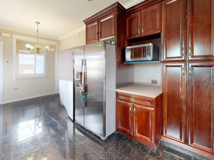 Photo 9 at 919 E 64th Avenue, South Vancouver, Vancouver East