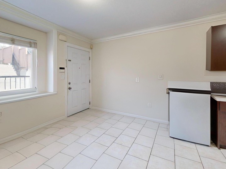 Photo 10 at 919 E 64th Avenue, South Vancouver, Vancouver East