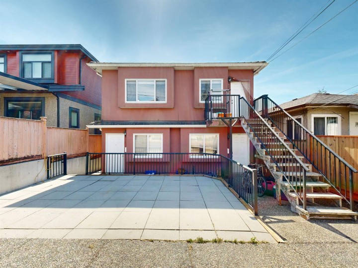 Photo 4 at 919 E 64th Avenue, South Vancouver, Vancouver East