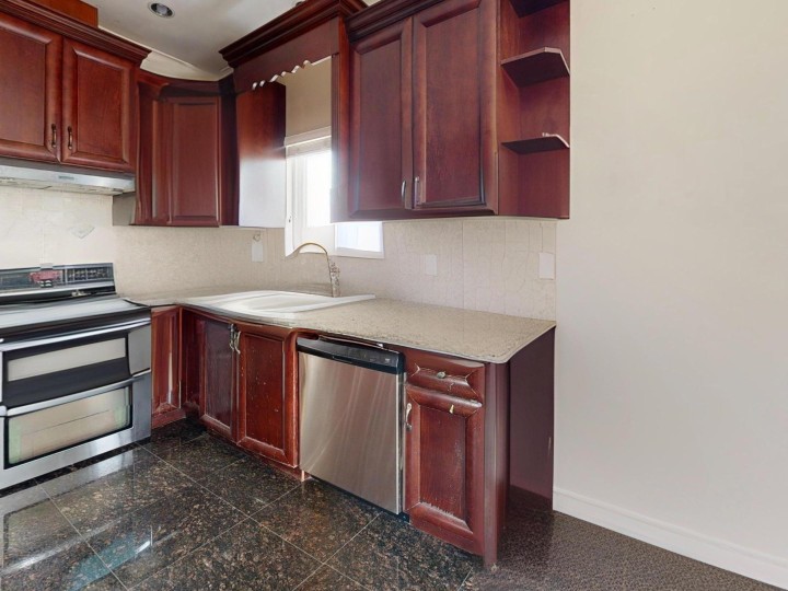 Photo 8 at 919 E 64th Avenue, South Vancouver, Vancouver East