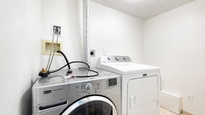 Photo 11 at 1 - 2528 E Broadway, Renfrew Heights, Vancouver East
