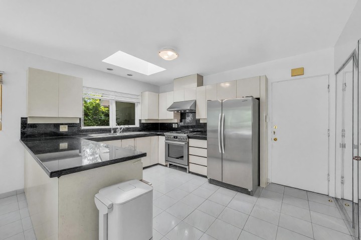Photo 17 at 5985 Newton Wynd, University VW, Vancouver West