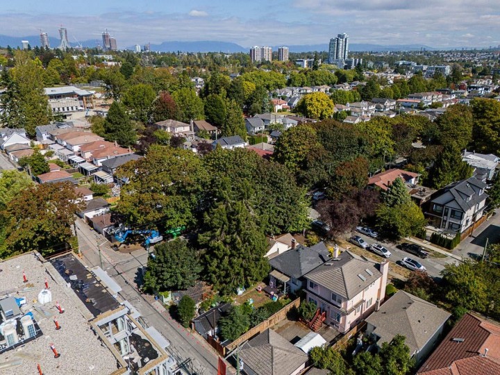 Photo 9 at 970 W 64th Avenue, Marpole, Vancouver West