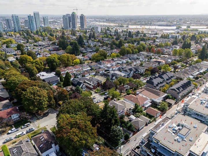 Photo 11 at 970 W 64th Avenue, Marpole, Vancouver West