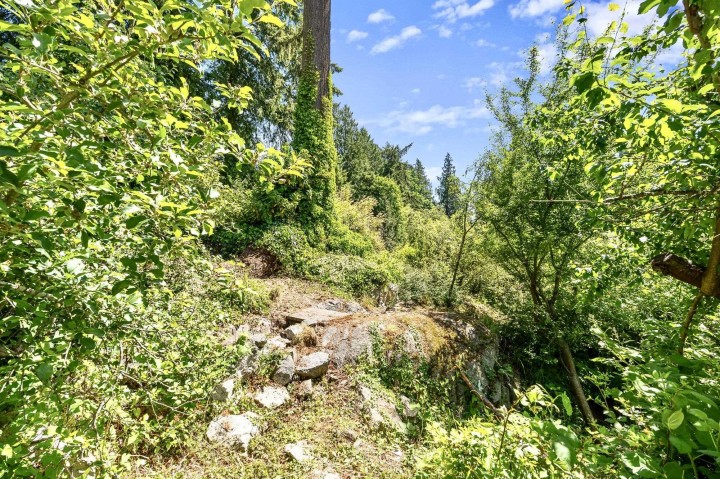 Photo 14 at 4704 Dogwood Lane, Olde Caulfeild, West Vancouver